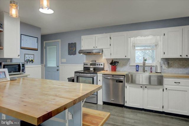 108 HOKE DR, Chambersburg, PA 17202