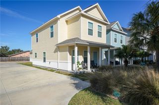 124 Lavaca, Rockport, TX 78382