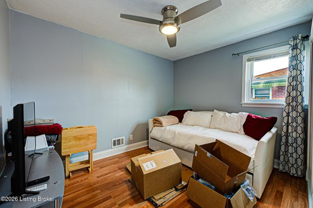 8714 Blue Lick Rd, Louisville, KY 40219