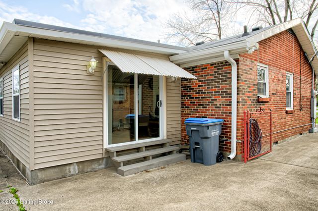 8714 Blue Lick Rd, Louisville, KY 40219