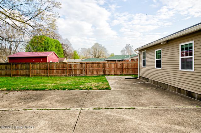 8714 Blue Lick Rd, Louisville, KY 40219