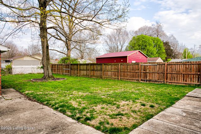 8714 Blue Lick Rd, Louisville, KY 40219