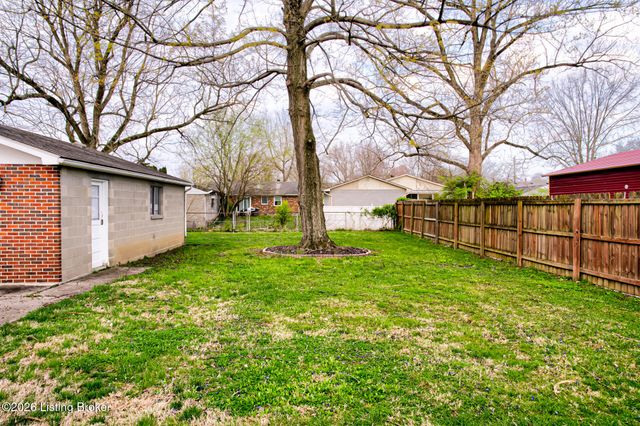 8714 Blue Lick Rd, Louisville, KY 40219