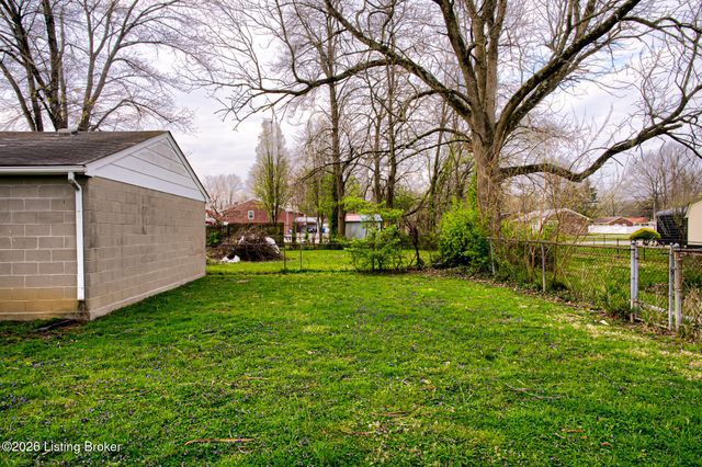 8714 Blue Lick Rd, Louisville, KY 40219