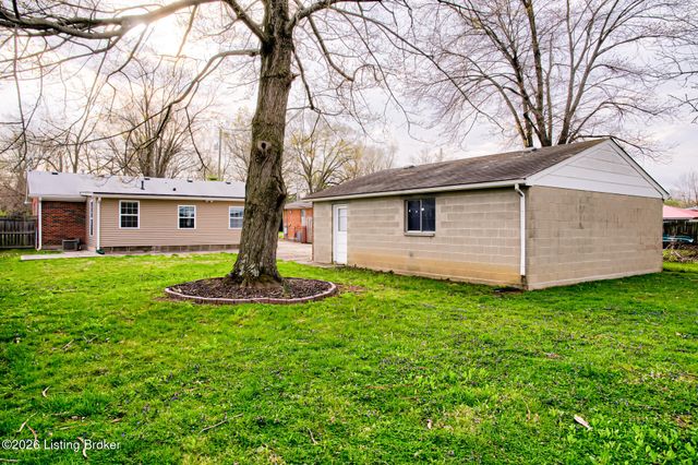 8714 Blue Lick Rd, Louisville, KY 40219