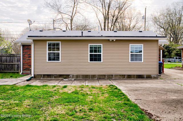 8714 Blue Lick Rd, Louisville, KY 40219