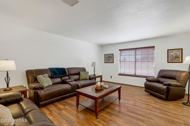 10917 N Valley Drive, Las Cruces, NM 88007