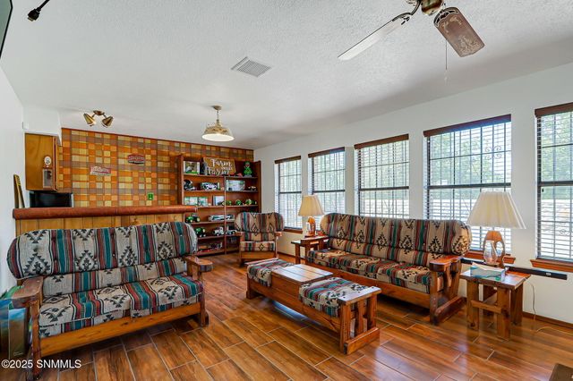 10917 N Valley Drive, Las Cruces, NM 88007