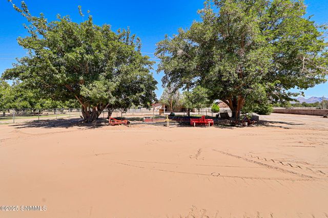 10917 N Valley Drive, Las Cruces, NM 88007