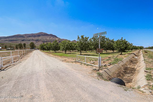 10917 N Valley Drive, Las Cruces, NM 88007