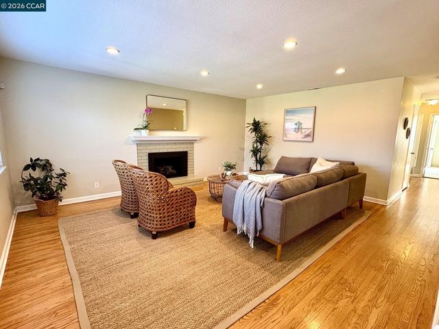 1878 Queens Rd, Concord, CA 94519