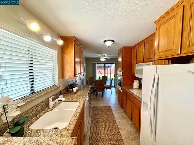 1878 Queens Rd, Concord, CA 94519