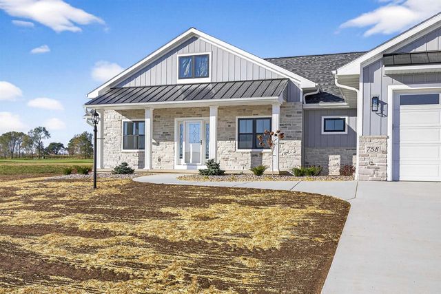 758 ROYAL ST PATS DRIVE, Wrightstown, WI 54180