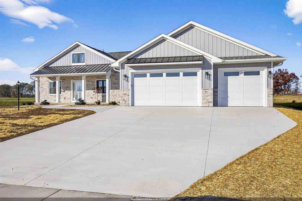 758 ROYAL ST PATS DRIVE, Wrightstown, WI 54180