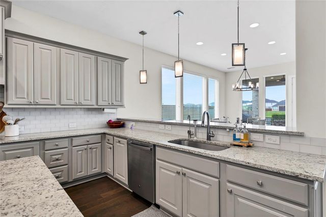 437 Ripple Edge Court, Katy, TX 77493