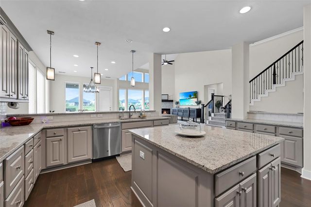 437 Ripple Edge Court, Katy, TX 77493