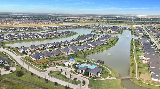 437 Ripple Edge Court, Katy, TX 77493
