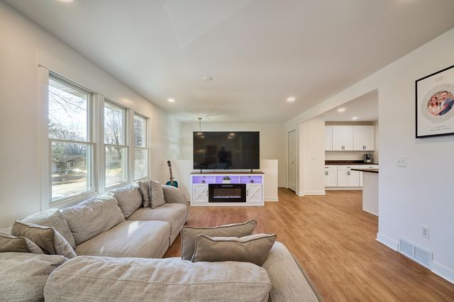 26580 Woodcrest Drive, Elko New Market, MN 55020