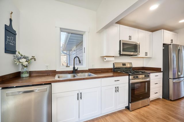 26580 Woodcrest Drive, Elko New Market, MN 55020