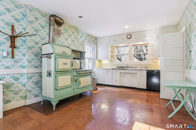 1050 Whitney Avenue, Hamden, CT 06517