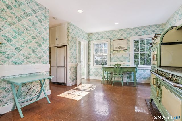 1050 Whitney Avenue, Hamden, CT 06517