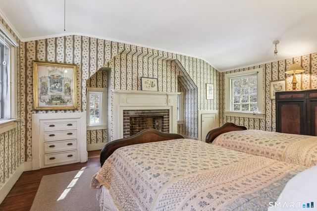 1050 Whitney Avenue, Hamden, CT 06517