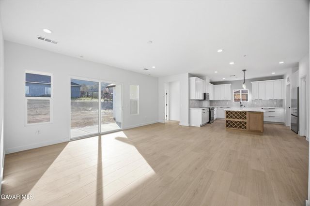 17750 Arlington Place, Tehachapi, CA 93561