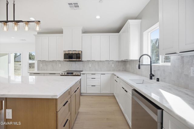 17750 Arlington Place, Tehachapi, CA 93561