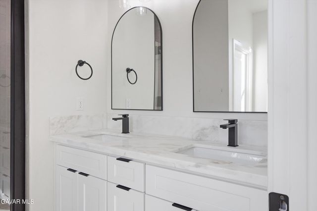 17750 Arlington Place, Tehachapi, CA 93561