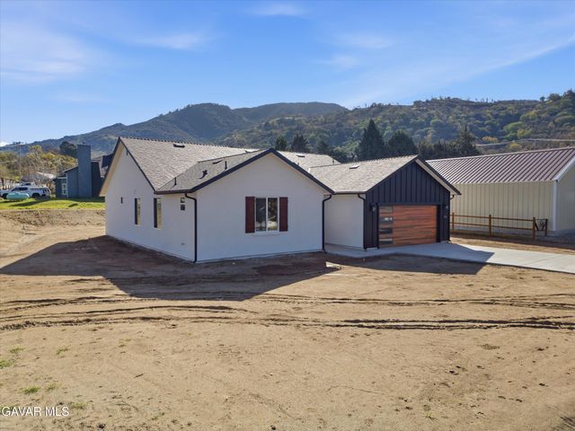 17750 Arlington Place, Tehachapi, CA 93561