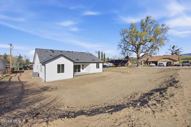 17750 Arlington Place, Tehachapi, CA 93561