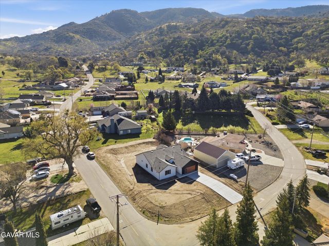 17750 Arlington Place, Tehachapi, CA 93561