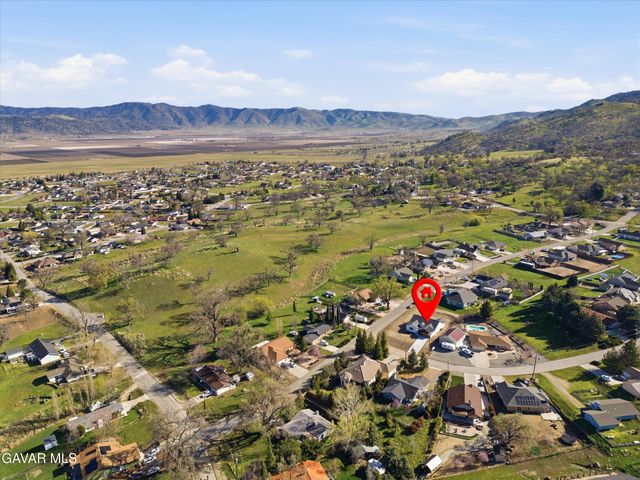17750 Arlington Place, Tehachapi, CA 93561