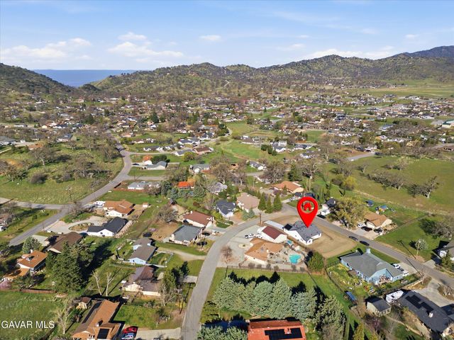 17750 Arlington Place, Tehachapi, CA 93561