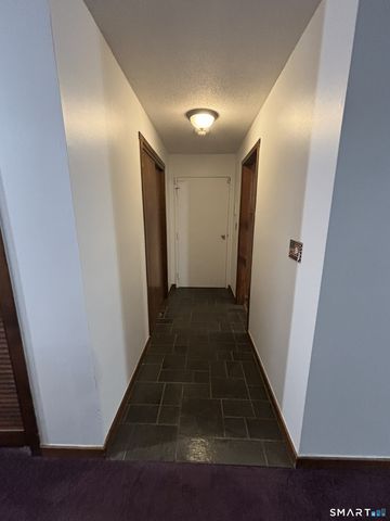 19 Hickory Hill 19, Southington, CT 06489