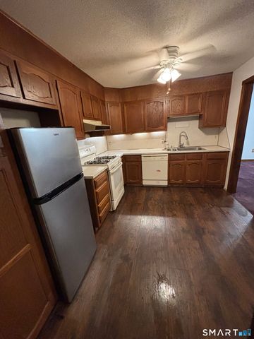 19 Hickory Hill 19, Southington, CT 06489