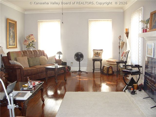 410 Ferry Street, Montgomery, WV 25136