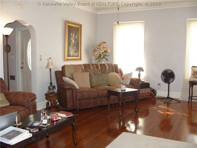 410 Ferry Street, Montgomery, WV 25136