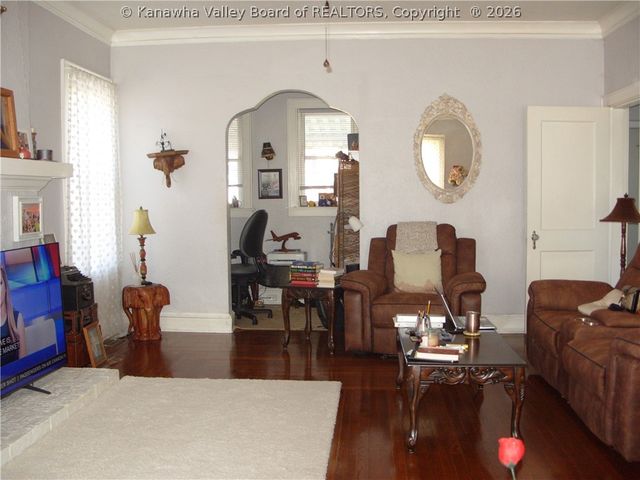 410 Ferry Street, Montgomery, WV 25136