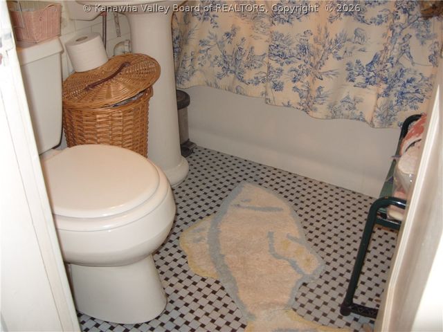 410 Ferry Street, Montgomery, WV 25136