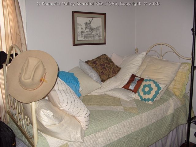 410 Ferry Street, Montgomery, WV 25136