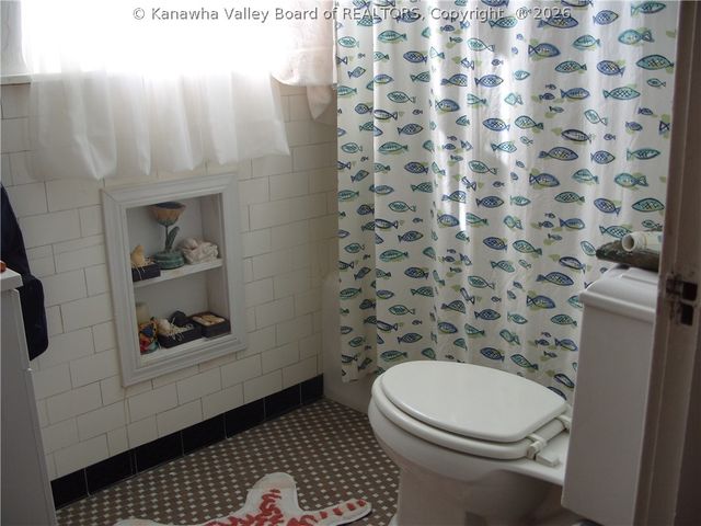 410 Ferry Street, Montgomery, WV 25136