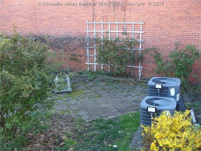 410 Ferry Street, Montgomery, WV 25136