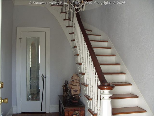 410 Ferry Street, Montgomery, WV 25136