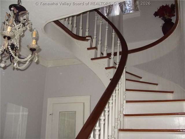 410 Ferry Street, Montgomery, WV 25136