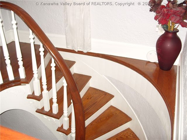 410 Ferry Street, Montgomery, WV 25136