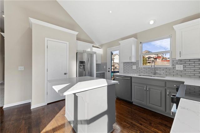 10118 Miller Lane, Kansas City, KS 66109