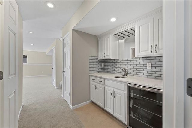 10118 Miller Lane, Kansas City, KS 66109