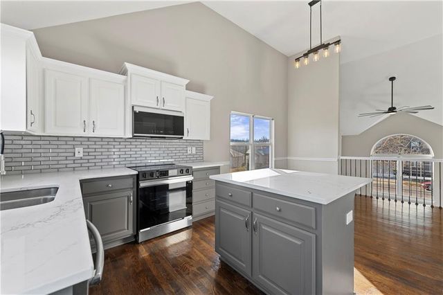 10118 Miller Lane, Kansas City, KS 66109