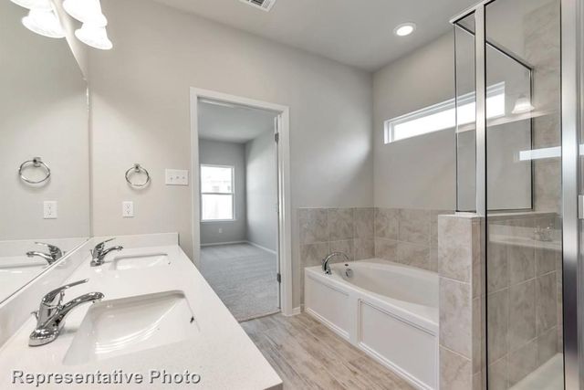 322 Legacy Point Drive, Sealy, TX 77474